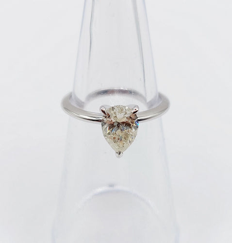 Bague 48.5 Bague solitaire or blanc et diamant Fancy Light Yellow, certificat AIG 58 Facettes A05697