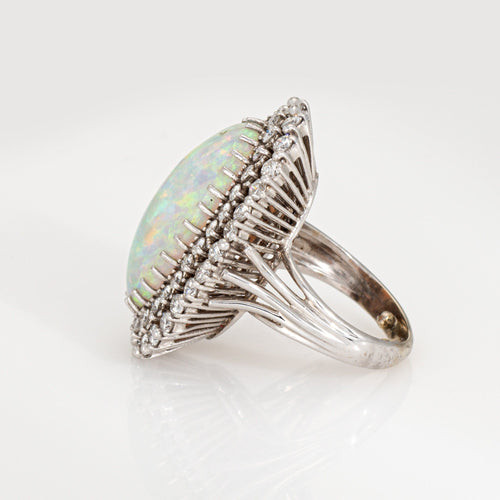 Bague Bague vintage allongée en or blanc 14 carats avec opale 9 carats et diamants 2,25 carats Taille 5,5 58 Facettes G14141