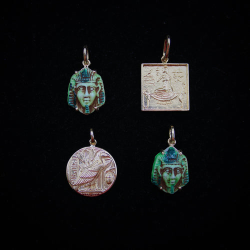 Pendentif Pendentif/breloque Pharaon en faïence de style Art déco de style néo-égyptien, monté sur or 14 carats 58 Facettes