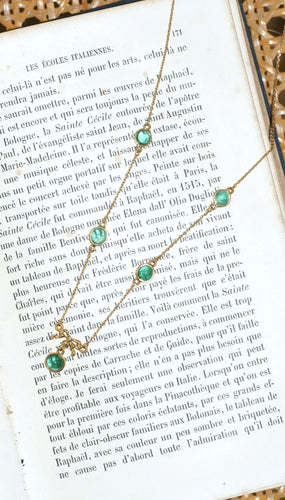 Collier Collier noeud or et cabochons émeraude 58 Facettes