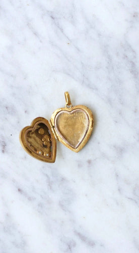 Pendentif Médaillon cœur ouvrant en or, diamants, et perles 58 Facettes