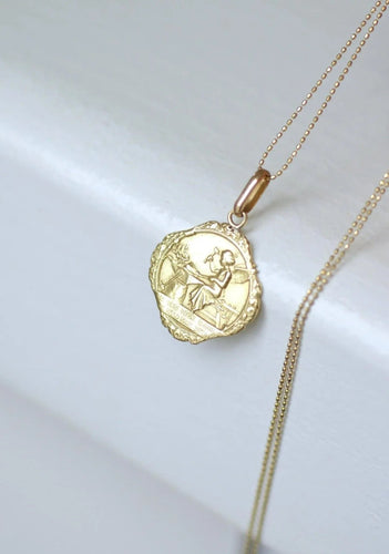Pendentif AUGIS - Médaille d'Amour Ange Or Jaune 58 Facettes