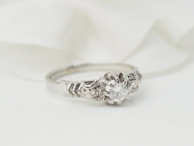 Bague 53.5 Bague solitaire en or blanc et platine, diamant 0,23ct 58 Facettes 33120