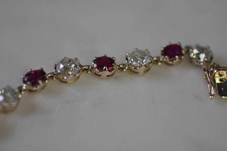 Bracelet Bracelet en rubis birman et diamants de la vieille mine 58 Facettes