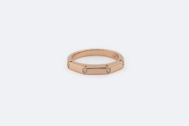 Bague Oro Rosa Bague en or rose avec diamants 58 Facettes anl933