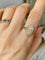 Bague 55 Bague ancienne en or jaune et diamants 58 Facettes 154