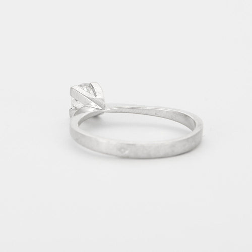 Bague 57 Bague solitaire or gris ornée d'un diamant 58 Facettes 177-1
