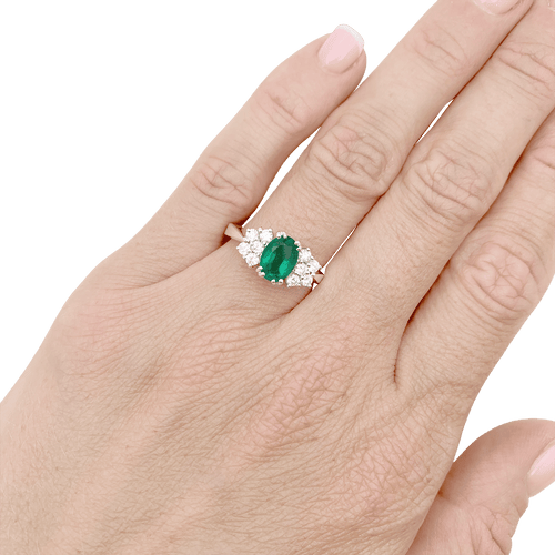 Bague 53 Bague en or blanc sertie d'une émeraude et de diamants. 58 Facettes 34747