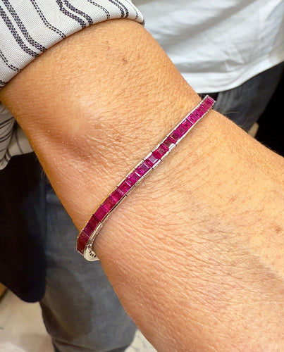 Bracelet Bracelet Tennis en or blanc 18 carats et rubis 58 Facettes