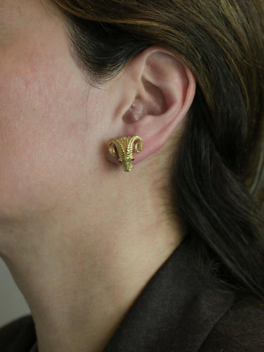 Boucles d'oreilles LALAOUNIS (Att. à) Clips d'oreilles tête de belier or jaune rubis 58 Facettes 1034.3