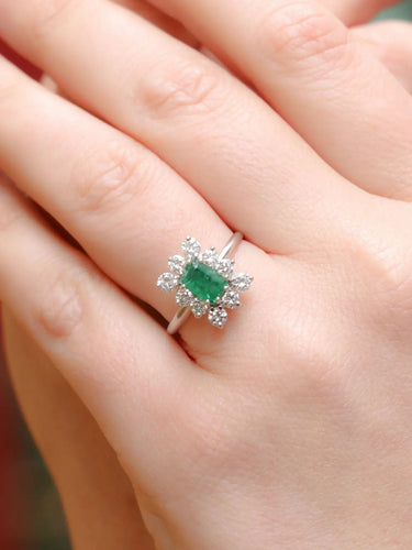 Bague 58 Bague marguerite carrée or blanc émeraude diamants 58 Facettes J206