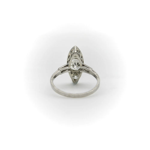 Bague Bague en platine édouardienne avec diamant taille européenne ancienne en forme de navette 58 Facettes