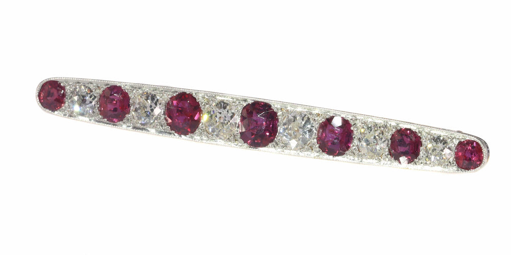 Montre Deco Dazzle : une fusion de diamants et de rubis 58 Facettes 22027-0057