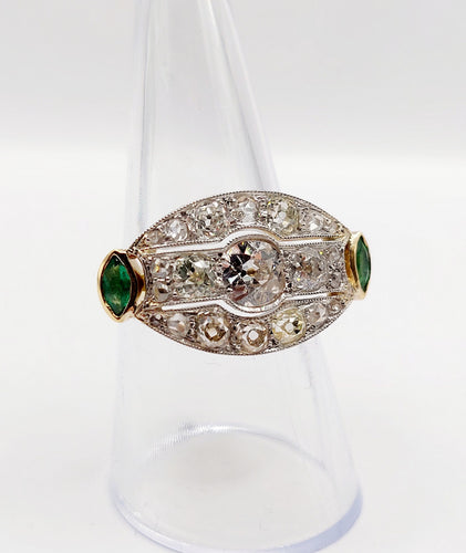 Bague 54.5 Bague marquise inversée Art déco en or 18k et platine, diamants et émeraudes 58 Facettes A06453