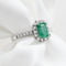 Bague Bague en or blanc avec émeraude zambienne de 0,98 et diamants 58 Facettes