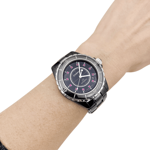 Montre Montre Chanel, "J12", céramique noire, rubis, acier. 58 Facettes 34447