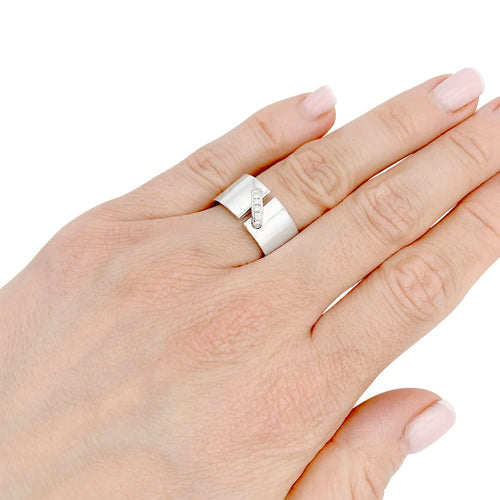 49 Bague Chaumet,"Liens", or blanc et diamants, lien unique. 58 Facettes 32551