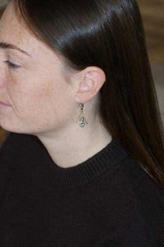 Boucles d'oreilles Boucles d'Oreilles Dormeuses Anciennes Trèfle et Fleur Diamants 58 Facettes