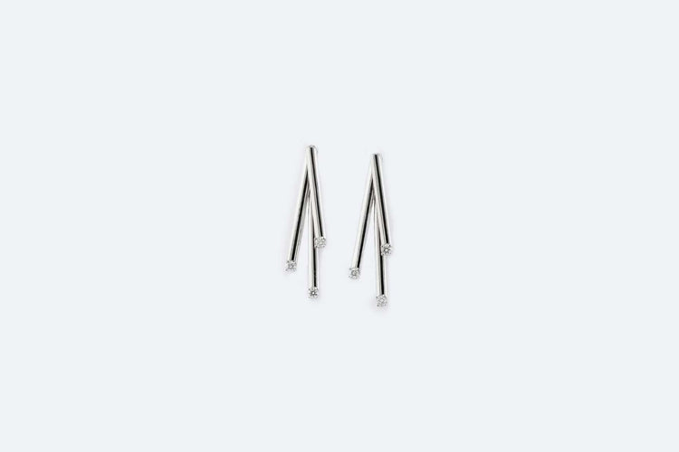 Boucles d'oreilles Boucles d'oreilles pendantes en or blanc et diamants 58 Facettes ORC30