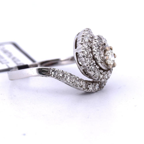 Bague 59 Bague ancienne en or 18 carats sertie de diamants 58 Facettes