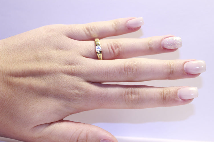 Bague 51 Bague Diamants et oxyde de zirconium 58 Facettes