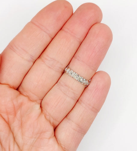 Bague 52 Alliance américaine or blanc 18k ornée de 0,38 carats de diamants taillés en brillants 58 Facettes A05015