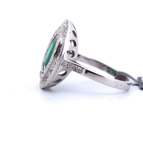 Bague 53 BAGUE en OR BLANC 18 KT - ÉMERAUDE et DIAMANTS ''ART DÉCO'' 58 Facettes