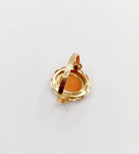 Bague 52.5 Bague vintage or jaune, camée sur coquille 58 Facettes A06091