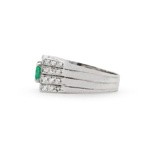 Bague Bague en or blanc avec une émeraude colombienne de 0,38 ct et des diamants 58 Facettes 17565