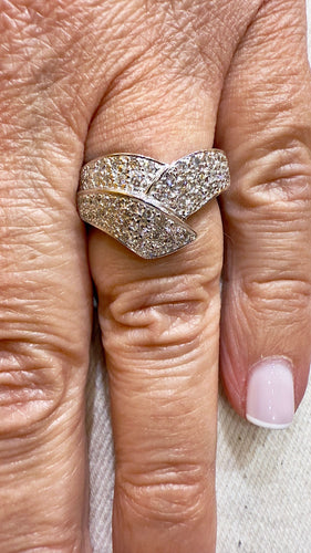 Bague 51 Bague cocktail en or blanc et diamants 58 Facettes
