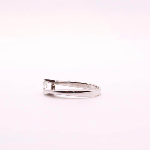Bague Bague solitaire or blanc 18 carat (750/1000), diamant serti tension / couteau 58 Facettes
