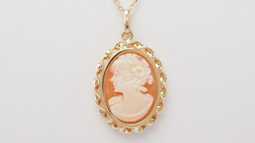 Pendentif Pendentif en or jaune et camée 58 Facettes 32919