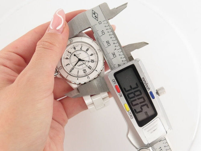 Montre montre CHANEL j12 38 mm ceramique blanche automatique 58 Facettes 261872