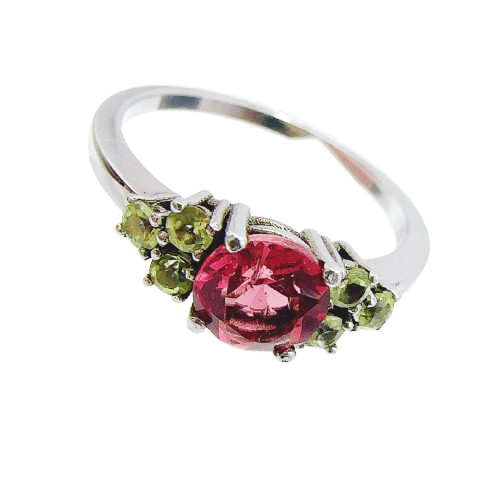 Bague Bague en or blanc de style vintage avec tourmaline ovale et péridots. 58 Facettes 50346