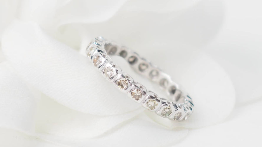 Bague 51 Alliance américaine en or blanc et diamants 0,22ct 58 Facettes 30430