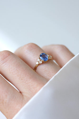 Bague 52 Bague or jaune, saphir Ceylan 1.60 Ct et diamants 58 Facettes