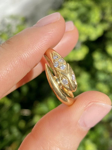 Bague 56 Bague serpent or jaune et diamants 58 Facettes