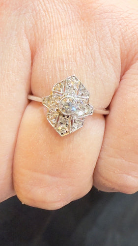 Bague 52 Bague en or blanc et diamants tendance art déco 58 Facettes