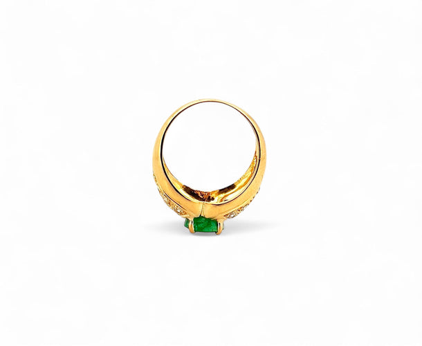 Bague 50 Bague en or jaune, émeraude et diamants 58 Facettes