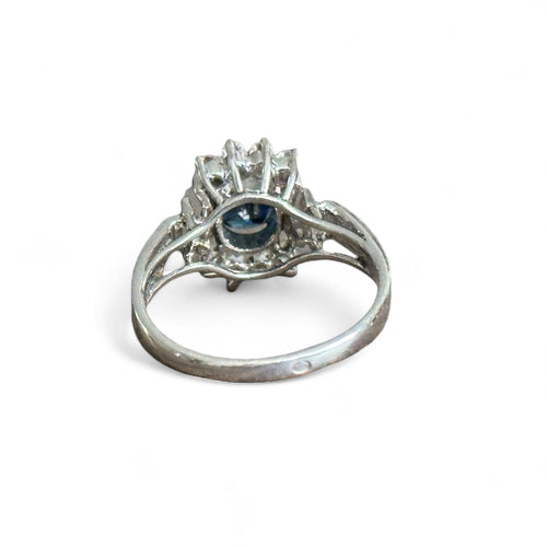 Bague 54 Bague Marguerite en or blanc, saphir 58 Facettes 147