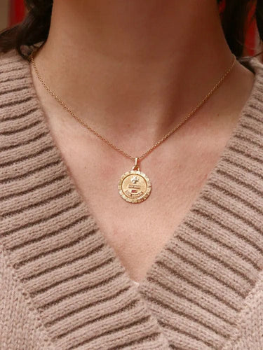 Pendentif AUGIS - Médaille amour ronde striée or jaune diamant rubis 58 Facettes J501