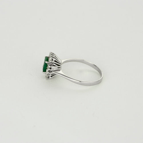 Bague 57 Bague Marguerite or gris, émeraude et diamants 58 Facettes CAN1063