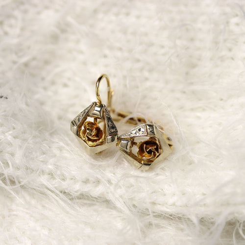 Boucles d'oreilles Boucles d'oreilles dormeuses deux ors à la rose 58 Facettes 24-293