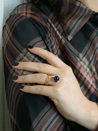 Bague 57 Bague moderniste or jaune sodalite 58 Facettes 1087.16