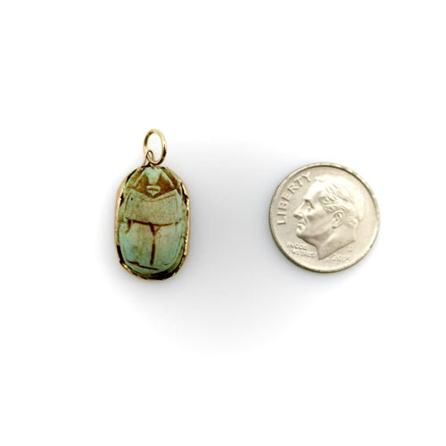 Pendentif Pendentif scarabée en faïence turquoise de style néo-égyptien avec monture en or 14 carats 58 Facettes A2003O