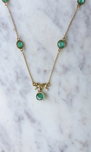 Collier Collier noeud or et cabochons émeraude 58 Facettes