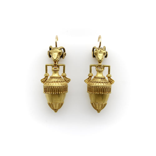 Boucles d'oreilles Boucles d'oreilles cannetille en or 14 carats, style néo-étrusque, représentant une tête de bélier et une amphore. 58 Facettes A20042