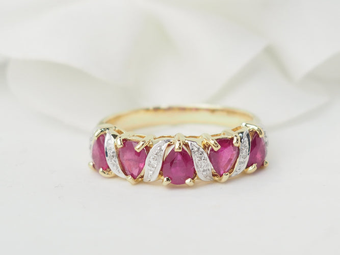 Bague 57 Bague en or jaune, rubis et diamants 58 Facettes 33537