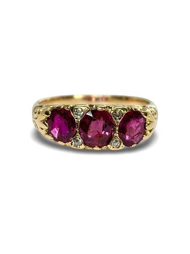 Bague ancienne or jaune 18K rubis 2 ct et diamants 0,04