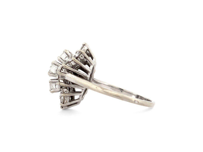 Bague 52 bague marquise sertie de 19 diamants 1.36ct t52 en or blanc 18k 5.4gr 58 Facettes 269602